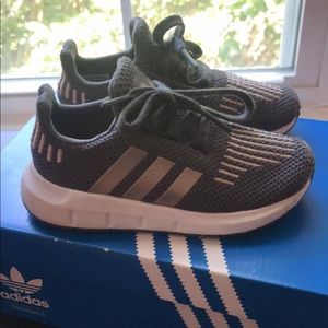 Toddler adidas swift run sneakers